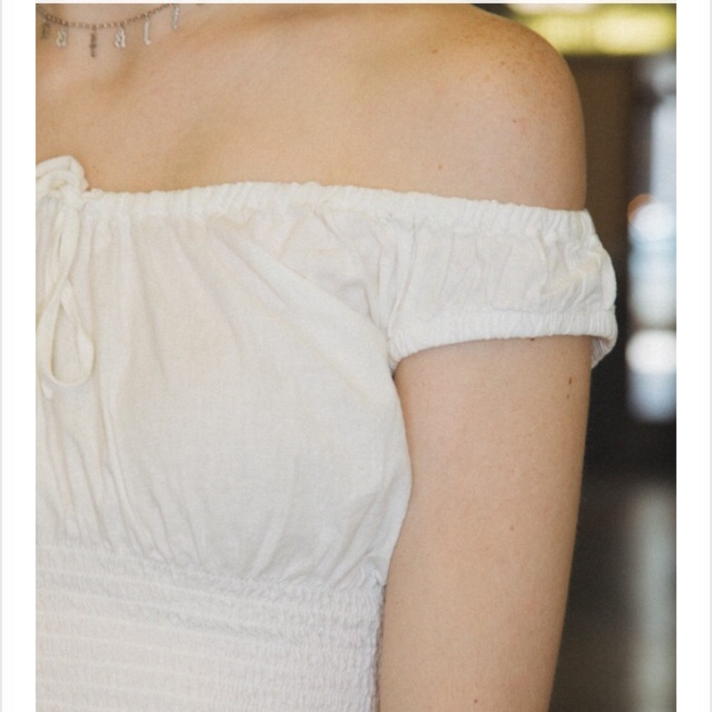 🚫SOLD🚫 Brandy Melville Off Shoulder Crop Top - Picture 5 of 6